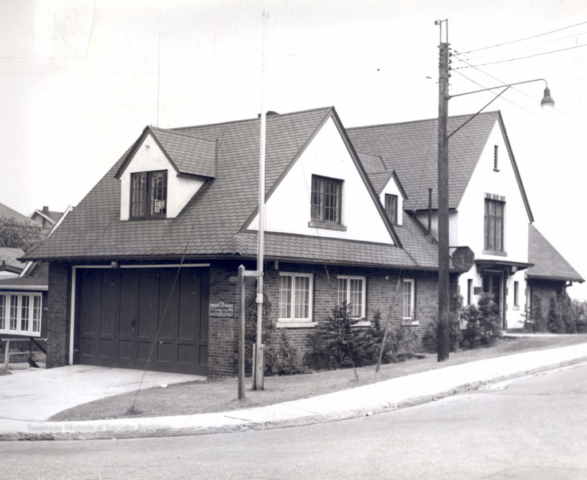 Swansea's second municipal building. The first was located from 1926 to 1930 at 107 Runnymede Rd. It then moved into the newly built fire hall at the corner of Lavinia Avenue and DeForest Rd. Source unknown.